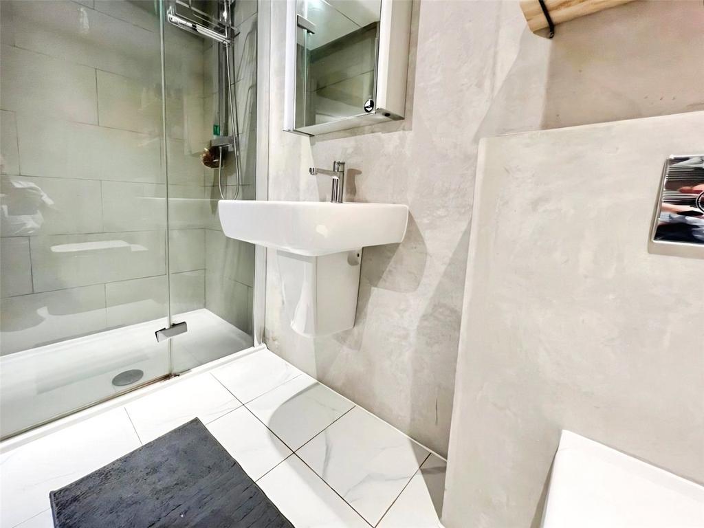 En Suite Shower