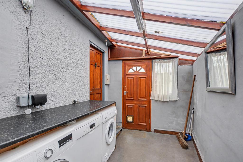Utility Room 2.jpeg