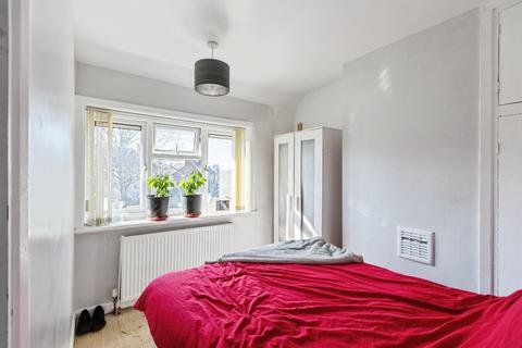 3 bedroom semi-detached house for sale, Dufton Approach, LEEDS