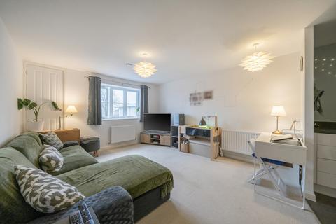 2 bedroom flat for sale, Grayling Close, Surrey GU7