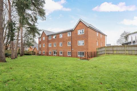 2 bedroom flat for sale, Grayling Close, Surrey GU7