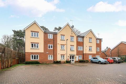 2 bedroom flat for sale, Grayling Close, Surrey GU7