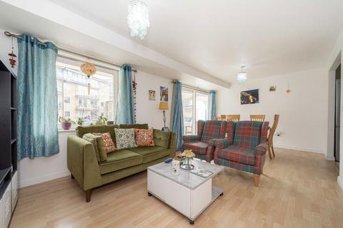 2 bedroom flat for sale, Highfield Road, Feltham TW13