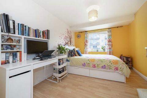 2 bedroom flat for sale, Highfield Road, Feltham TW13
