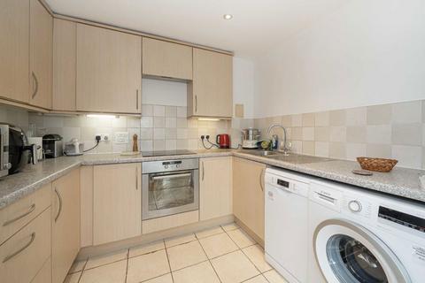 2 bedroom flat for sale, Highfield Road, Feltham TW13