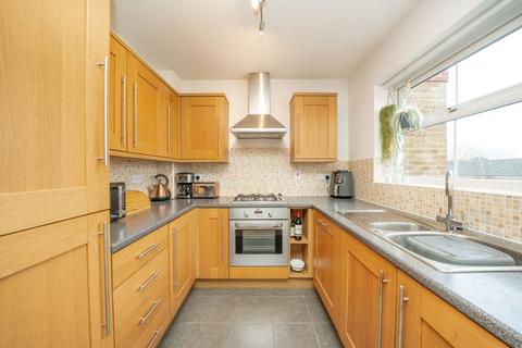 2 bedroom flat for sale, Coppetts Road, London N10