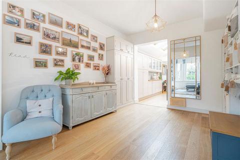 undefined, Arlington Road, Teddington TW11