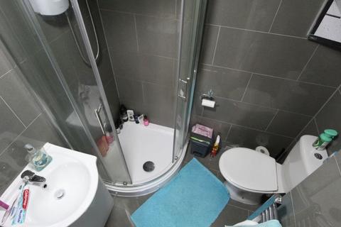 3 bedroom detached house to rent, Falcon Close, Nottingham NG7