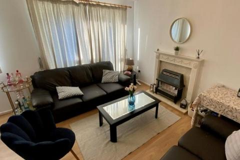 3 bedroom detached house to rent, Falcon Close, Nottingham NG7