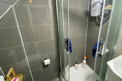3 bedroom detached house to rent, Falcon Close, Nottingham NG7