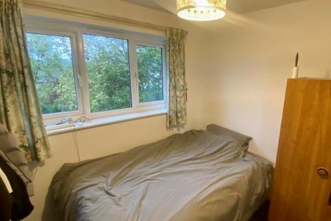 3 bedroom detached house to rent, Heron Drive, Nottingham NG7