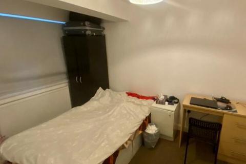 3 bedroom detached house to rent, Heron Drive, Nottingham NG7