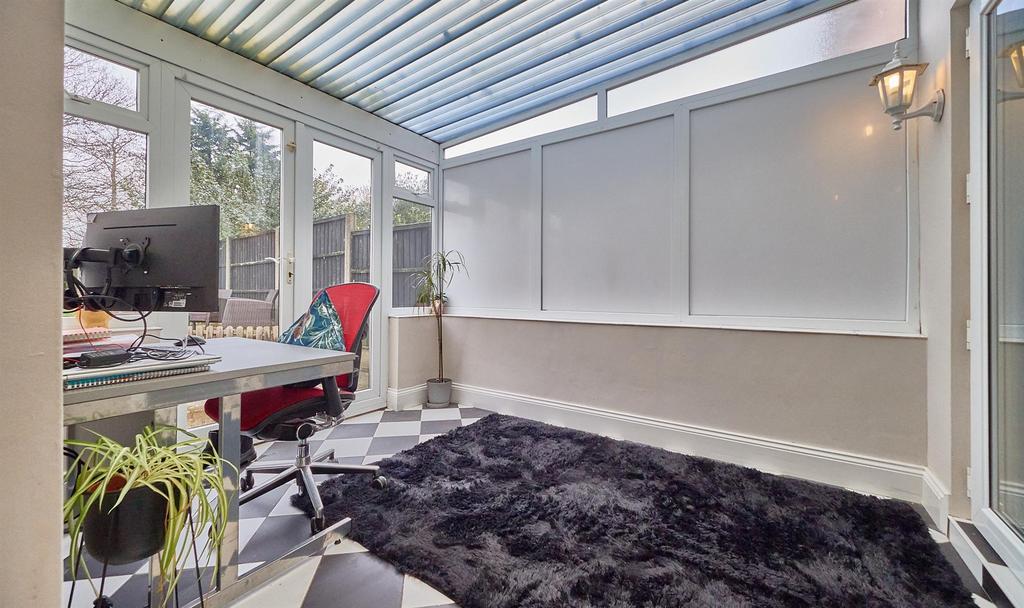 Conservatory to rear
