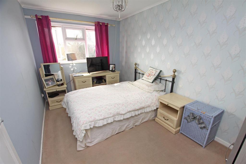 Bedroom 1.jpg