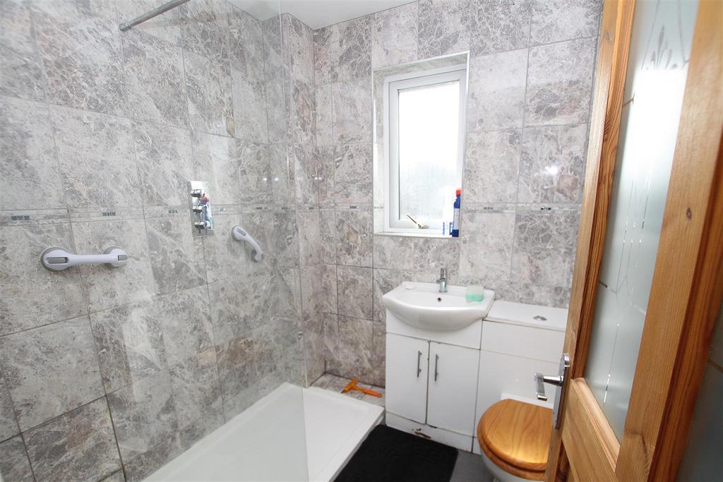 Shower rom.jpg