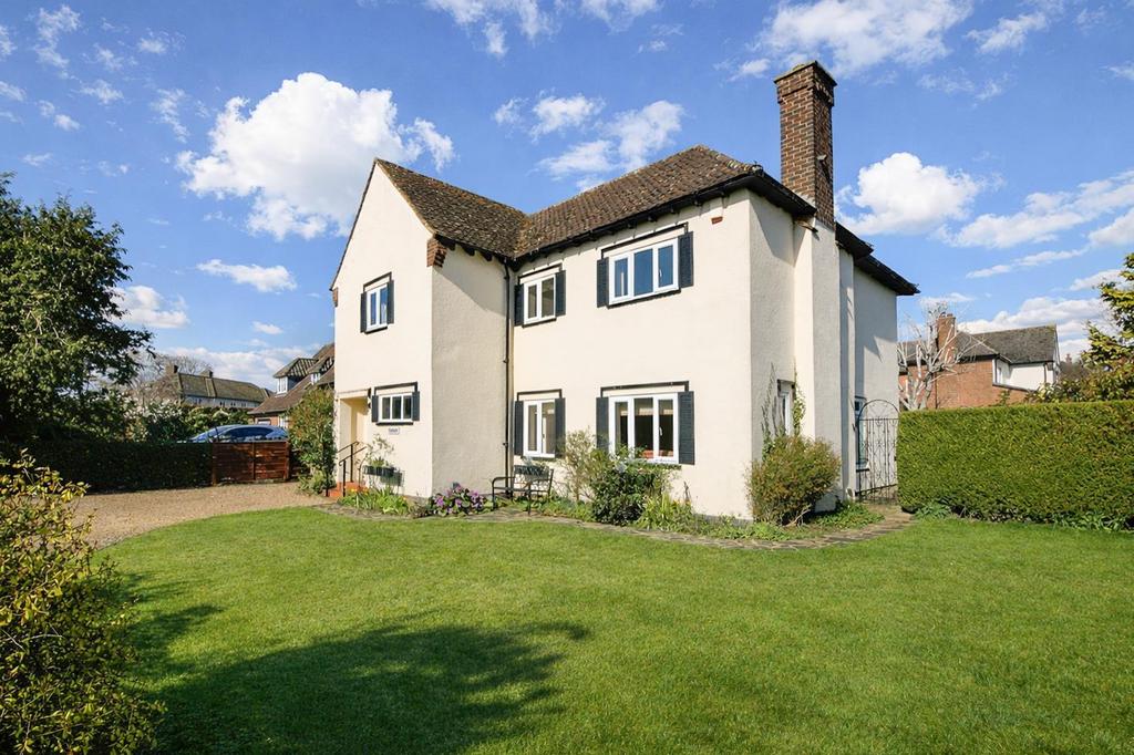 2 Priory Way Externals-8.jpg