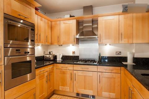 2 bedroom apartment to rent, Beckford Close, London, W14