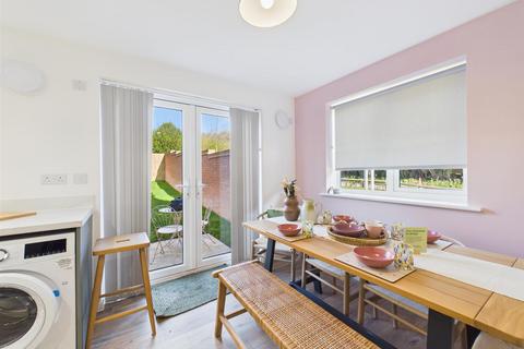 3 bedroom house to rent, Bennetts Road, Coventry CV7