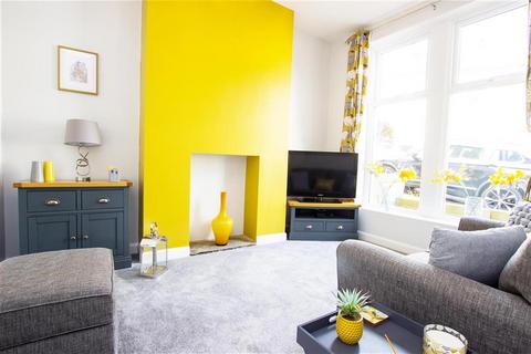2 bedroom terraced house to rent, Brighton Terrace, Darwen, BB31NY
