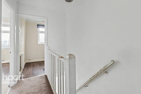 3 bedroom terraced house for sale, Upminster Road South, Rainham