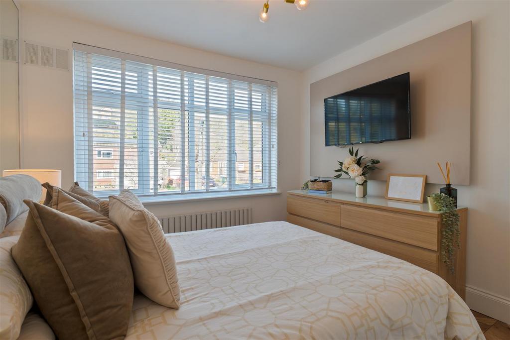 Bedroom 1..jpg