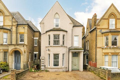 2 bedroom flat for sale, Bedford Hill, London SW12