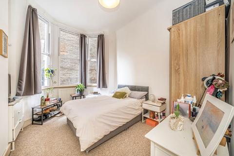 2 bedroom flat for sale, Bedford Hill, London SW12