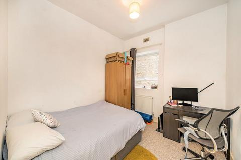 2 bedroom flat for sale, Bedford Hill, London SW12