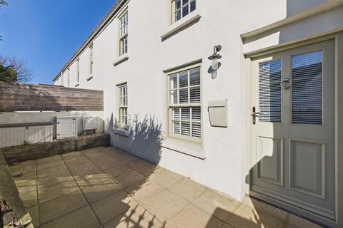 3 bedroom house for sale, Fully renovated 3 bedroom cottage with 2 reception rooms and 1 parking