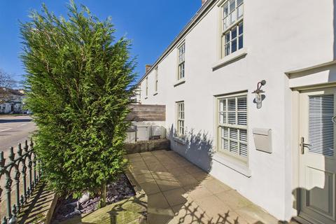 3 bedroom house for sale, Fully renovated 3 bedroom cottage with 2 reception rooms and 1 parking