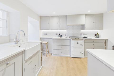 3 bedroom house for sale, Fully renovated 3 bedroom cottage with 2 reception rooms and 1 parking