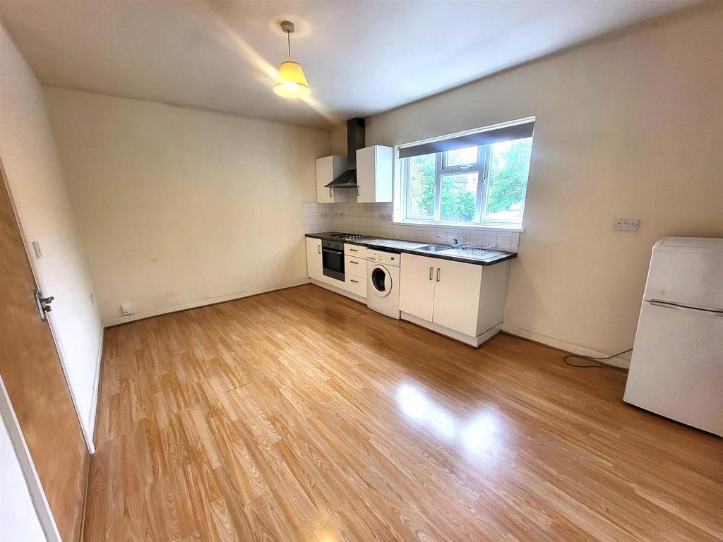 Open Plan Kitchen/ Sitting Room Pic 1