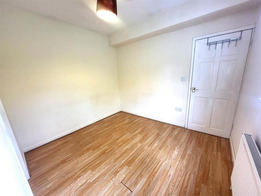 Bedroom Pic 1