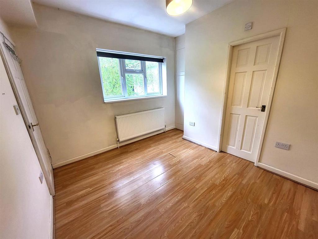 Bedroom Pic 2