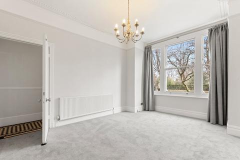 2 bedroom flat for sale, Fulham Palace Road, Bishops Park, Fulham, London