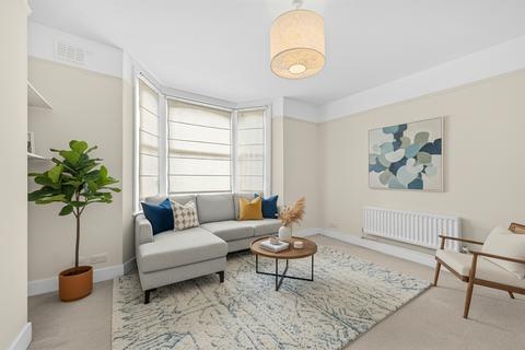 1 bedroom maisonette to rent, Santos Road, Putney, London