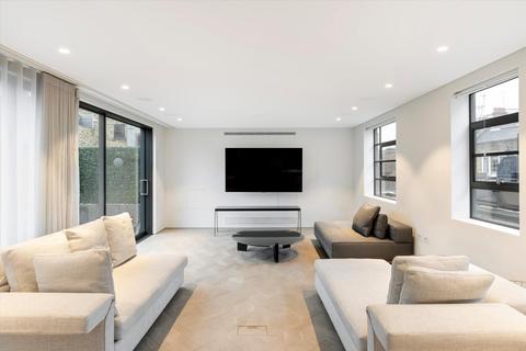 2 bedroom flat for sale, Royalty Mews, London W1D