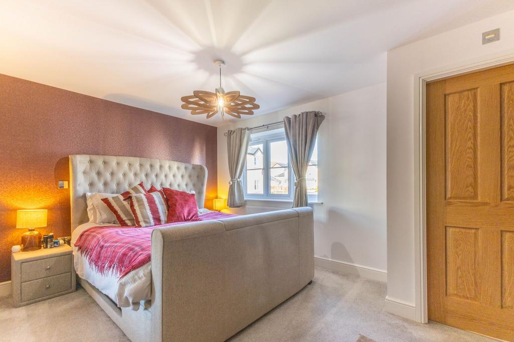 Principal bedroom