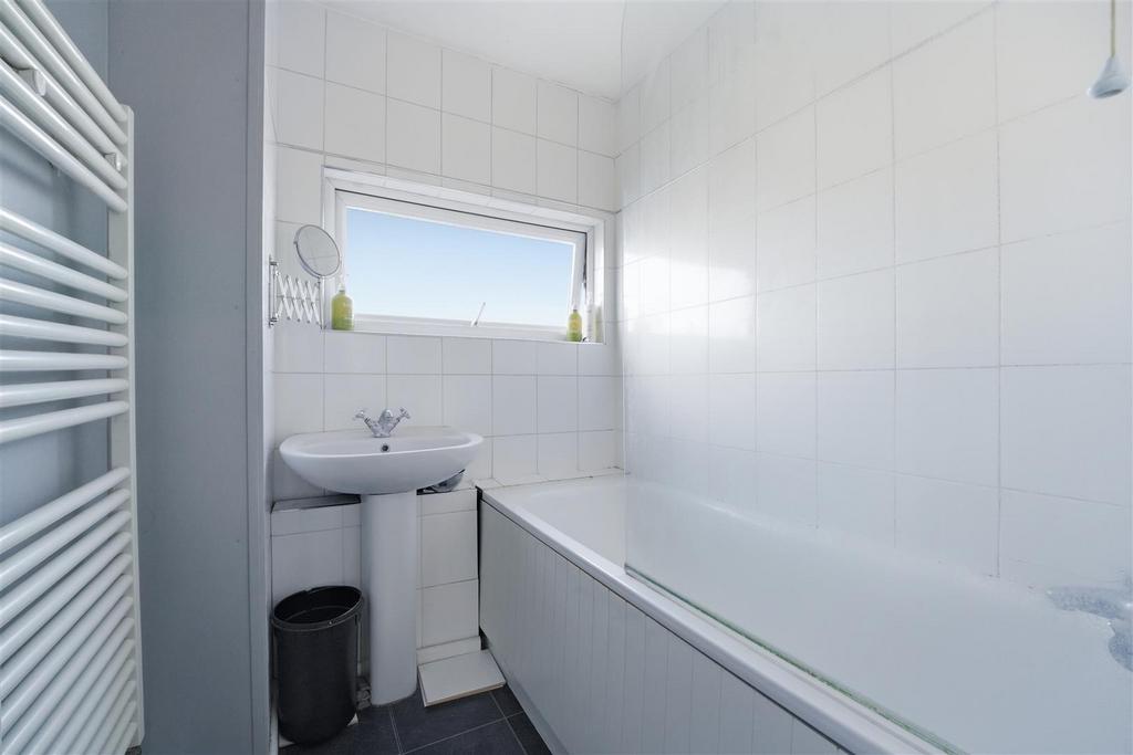 76 Tennyson Bath.jpg