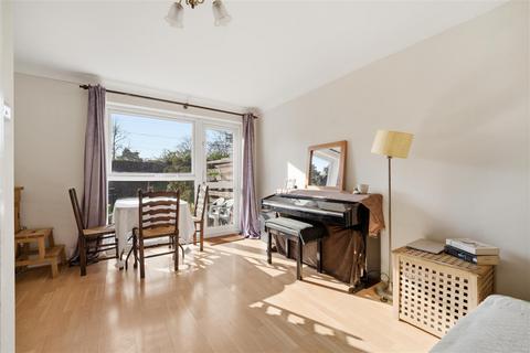 3 bedroom terraced house for sale, Tennyson Road, Hanwell