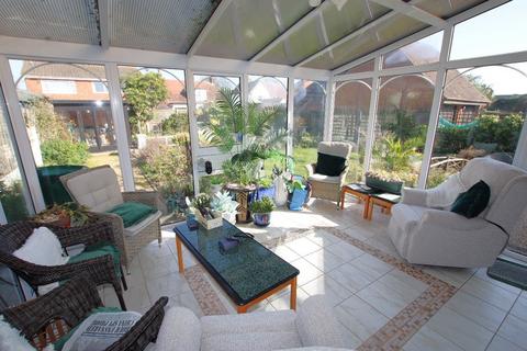 3 bedroom bungalow for sale, Clacton on Sea, CO15