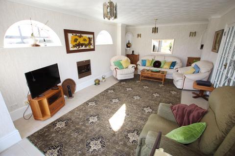 3 bedroom bungalow for sale, Clacton on Sea, CO15