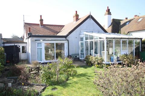 3 bedroom bungalow for sale, Clacton on Sea, CO15