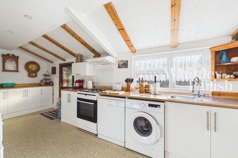 2 bedroom cottage for sale, Victoria Road, Diss