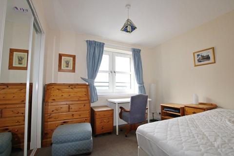 2 bedroom apartment to rent, Gentle's Entry, Holyrood, Edinburgh, EH8