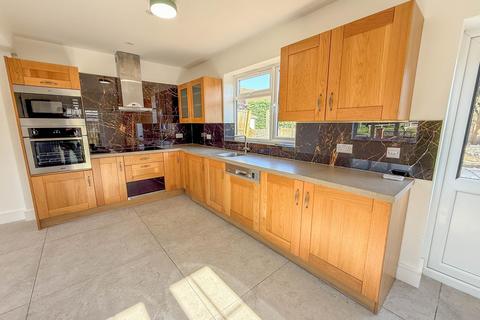 3 bedroom semi-detached house to rent, Ashridge Drive, South Oxhey, Watford, WD19
