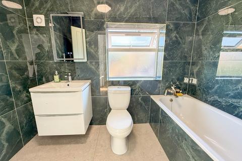 3 bedroom semi-detached house to rent, Ashridge Drive, South Oxhey, Watford, WD19