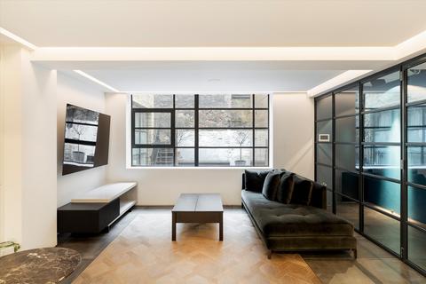 2 bedroom flat for sale, Royalty Mews, London W1D