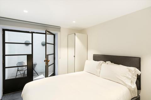 2 bedroom flat for sale, Royalty Mews, London W1D