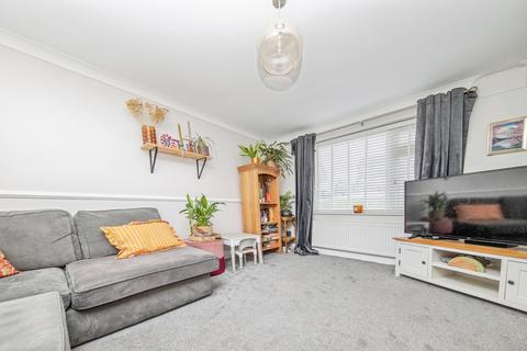 3 bedroom semi-detached house for sale, Laurelhayes, Ipswich, Suffolk, IP2